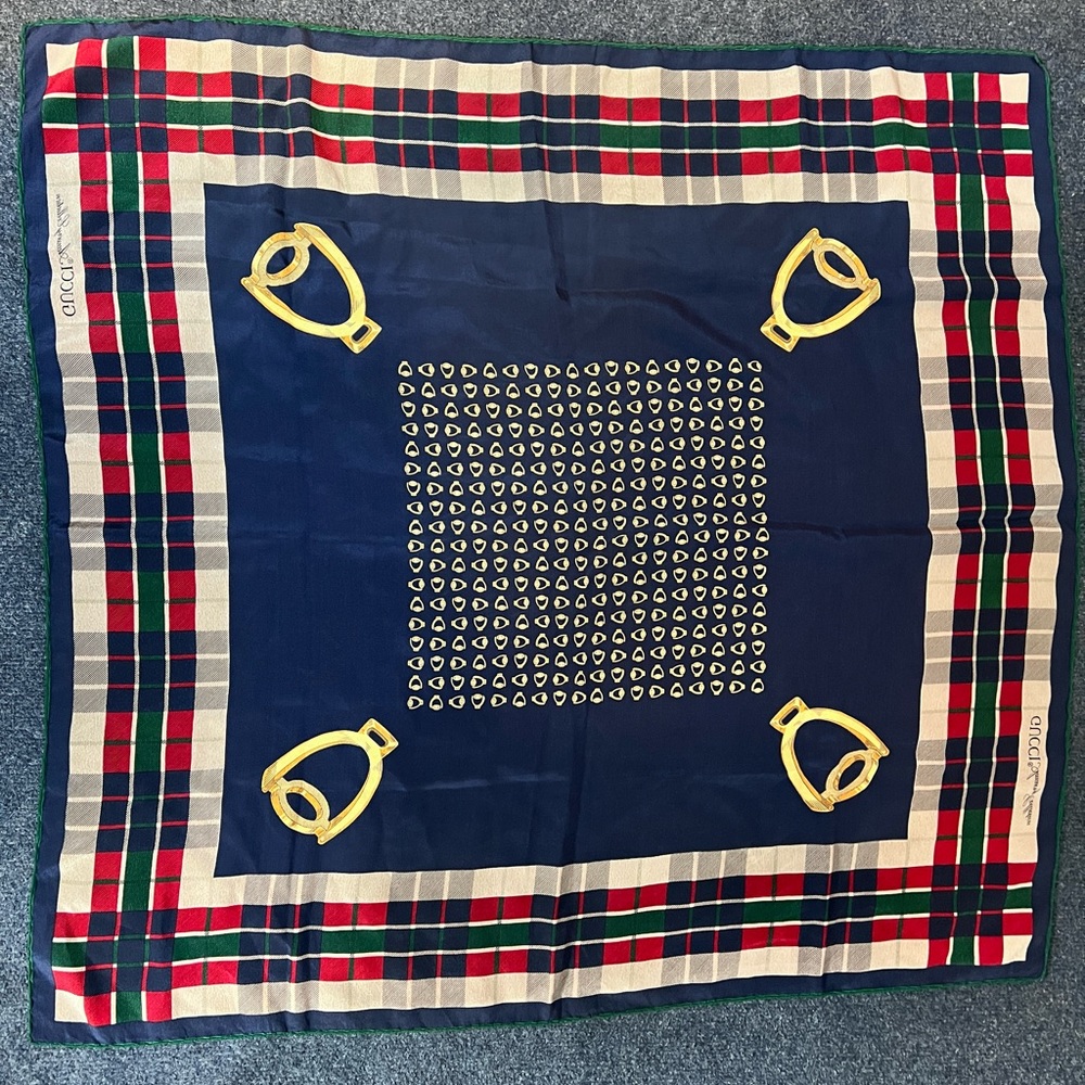 Gucci Silk Scarf. Trophy 🏆 print. NWOT